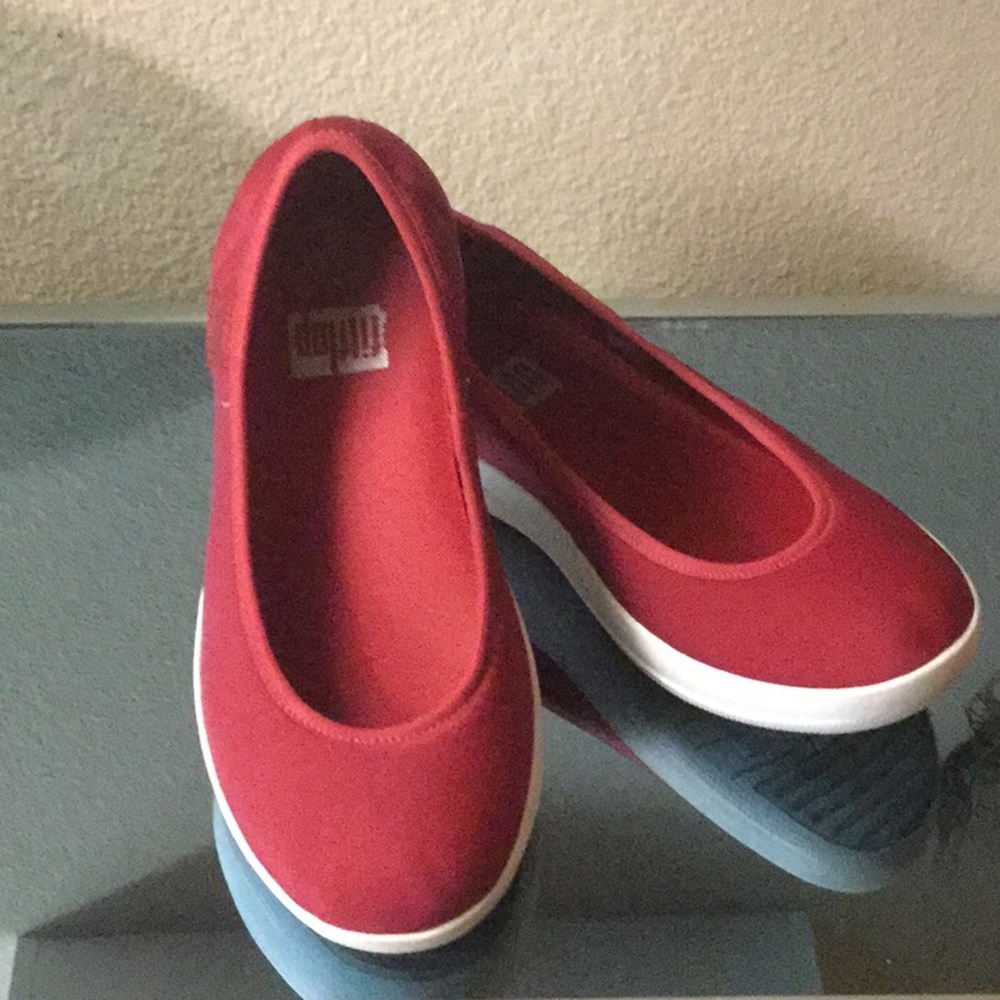 MAKE ME AN OFFER!! Fitflop red scuba comfort ballet flats